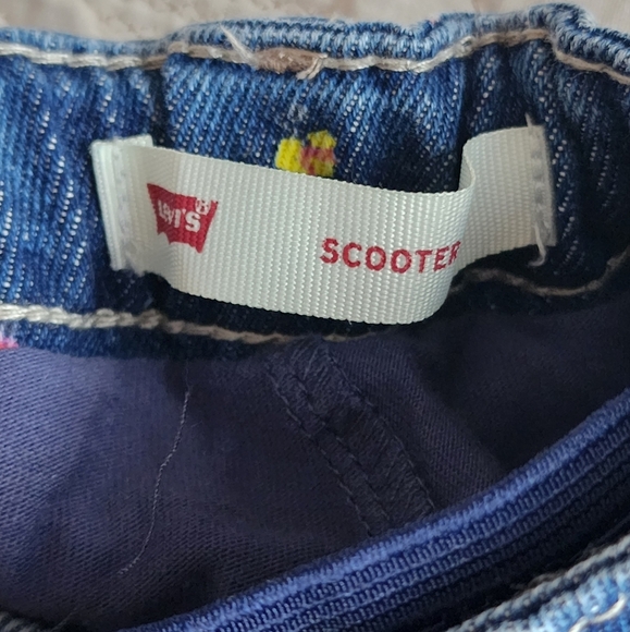 Girl's Levi's Denim Scooter - Picture 4 of 5